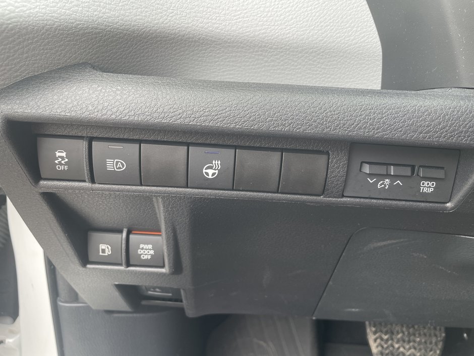 Toyota Sienna Hybrid XLE 8-PASS 2025-48