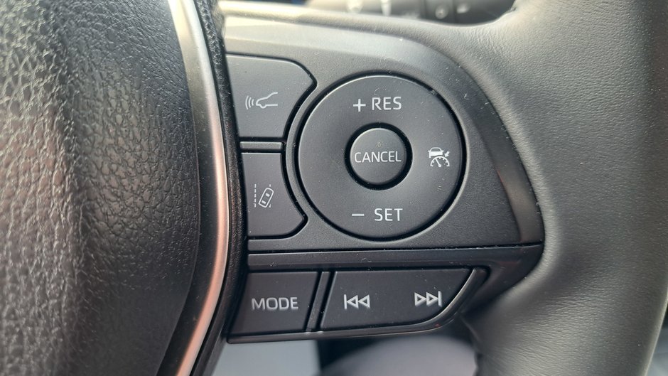 Toyota Venza Hybrid LE 2023-12