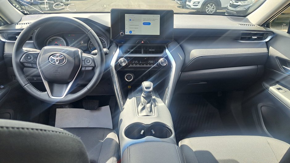Toyota Venza Hybrid LE 2023-28