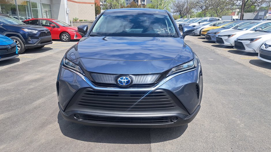 Toyota Venza Hybrid LE 2023-32