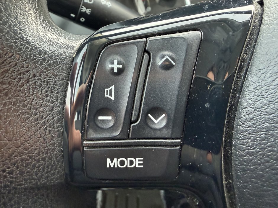 Toyota Yaris Hatchback LE 2018-17