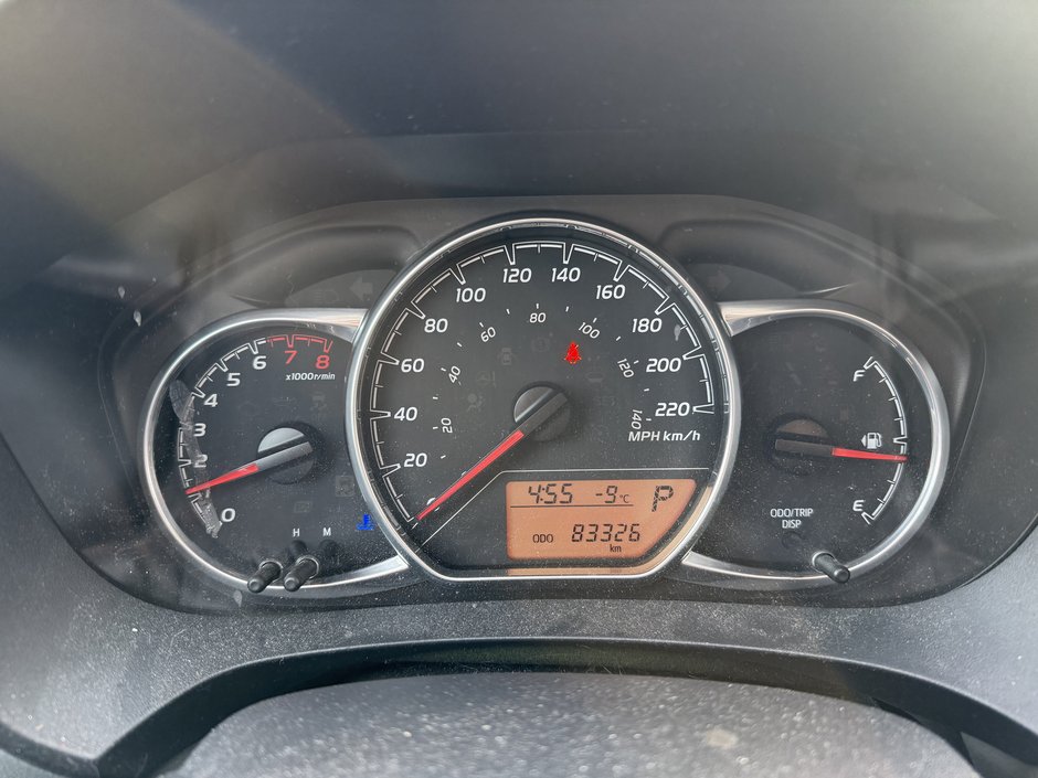 Toyota Yaris Hatchback LE 2018-14