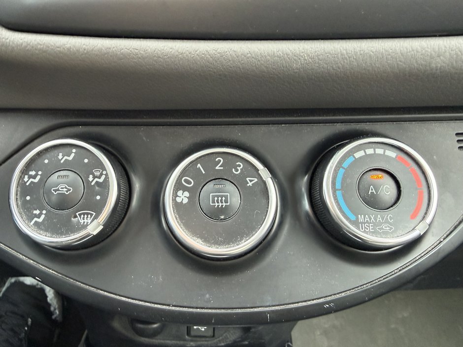 Toyota Yaris Hatchback LE 2018-24