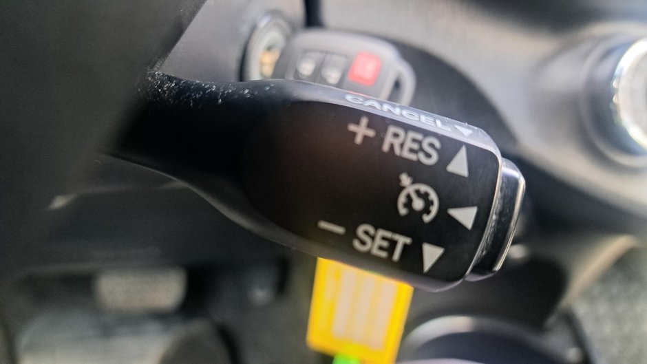 2012 Toyota Yaris Hatchback 5DR LE 4A-14
