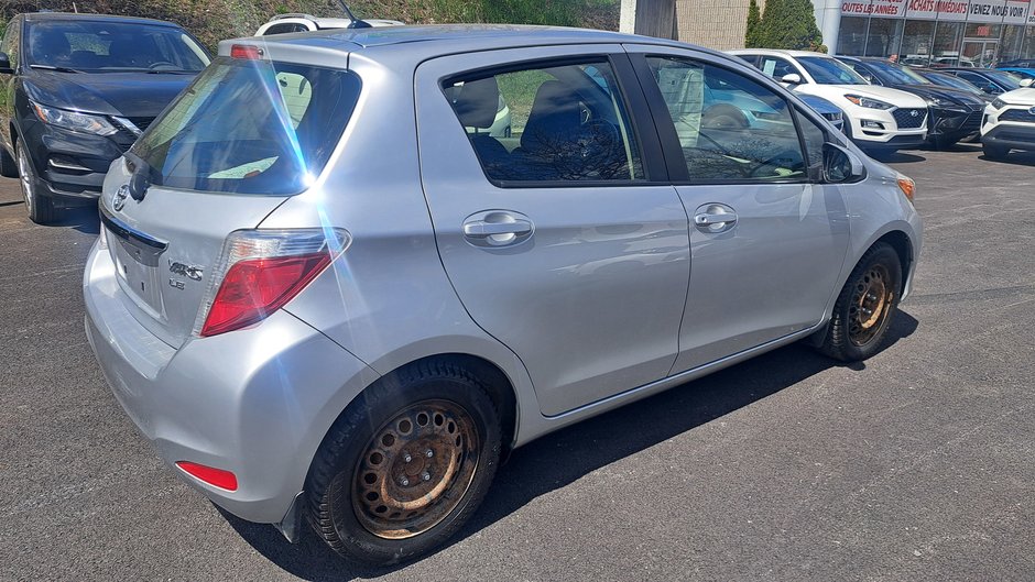 2012 Toyota Yaris Hatchback 5DR LE 4A-3