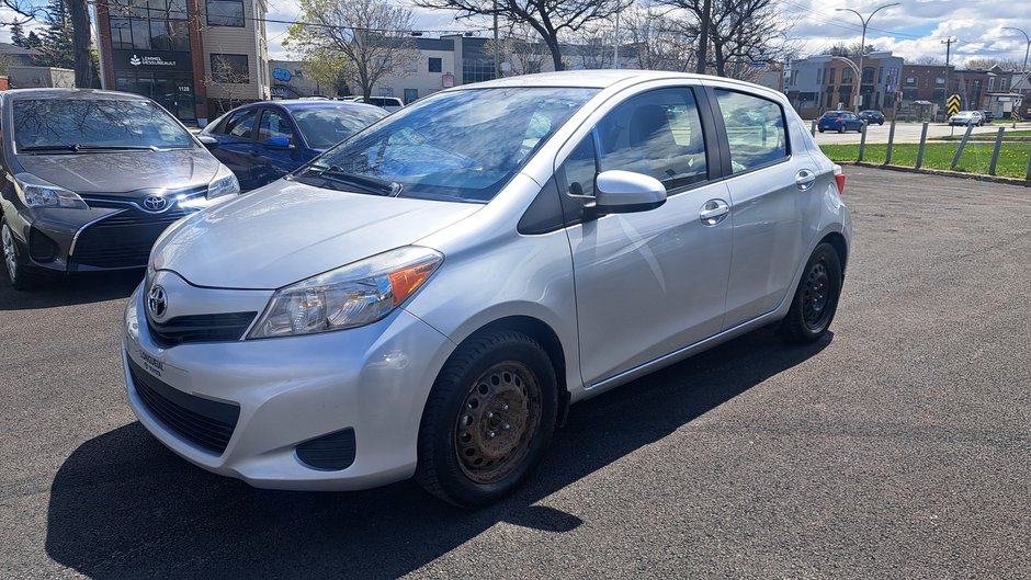 2012 Toyota Yaris Hatchback 5DR LE 4A-0