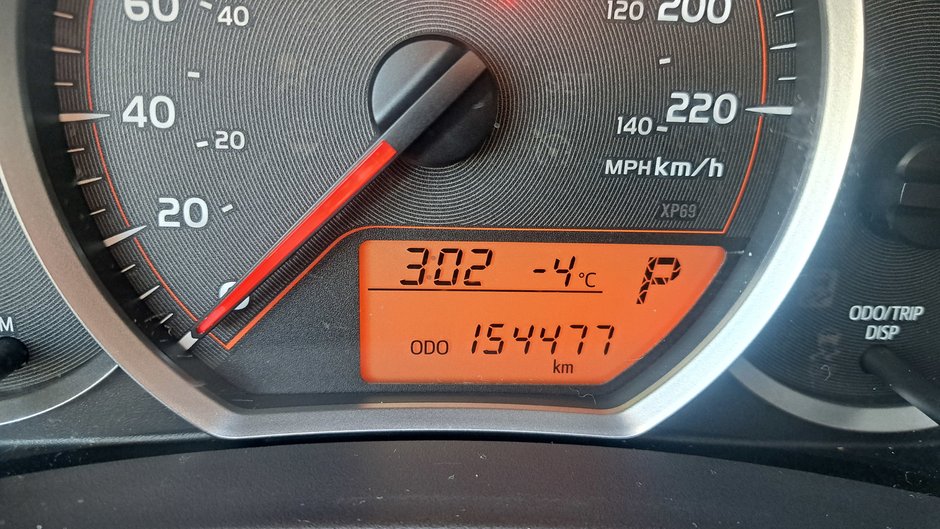 2013 Toyota Yaris LE-11