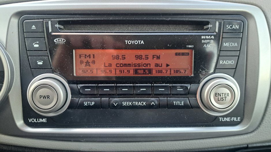 2013 Toyota Yaris LE-16