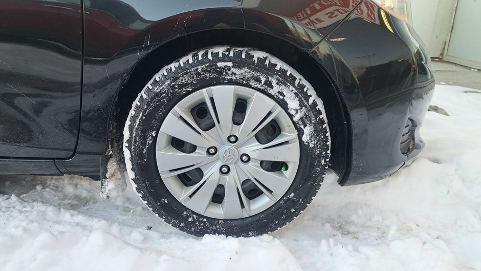 2013 Toyota Yaris LE-29