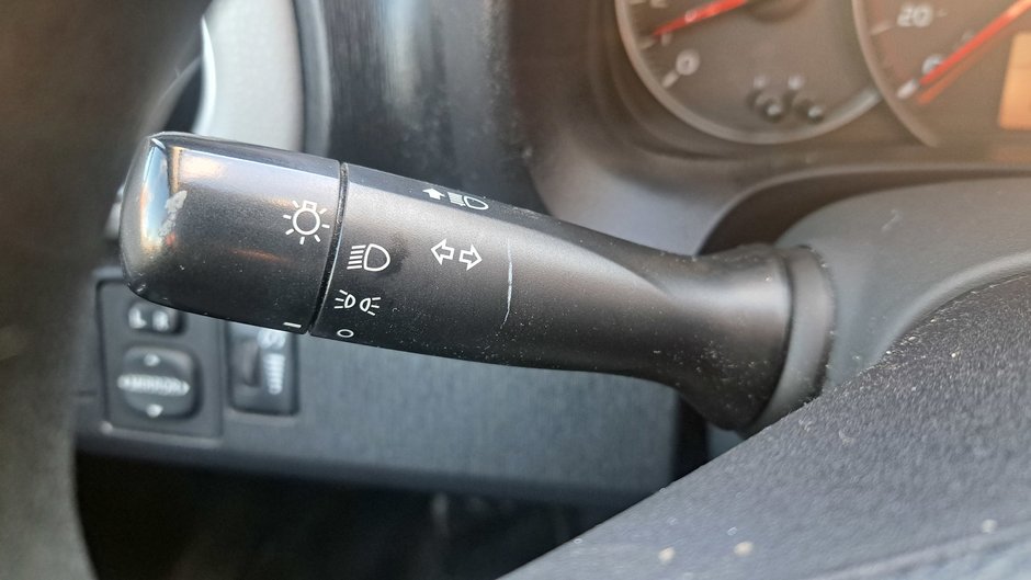 2013 Toyota Yaris LE-13