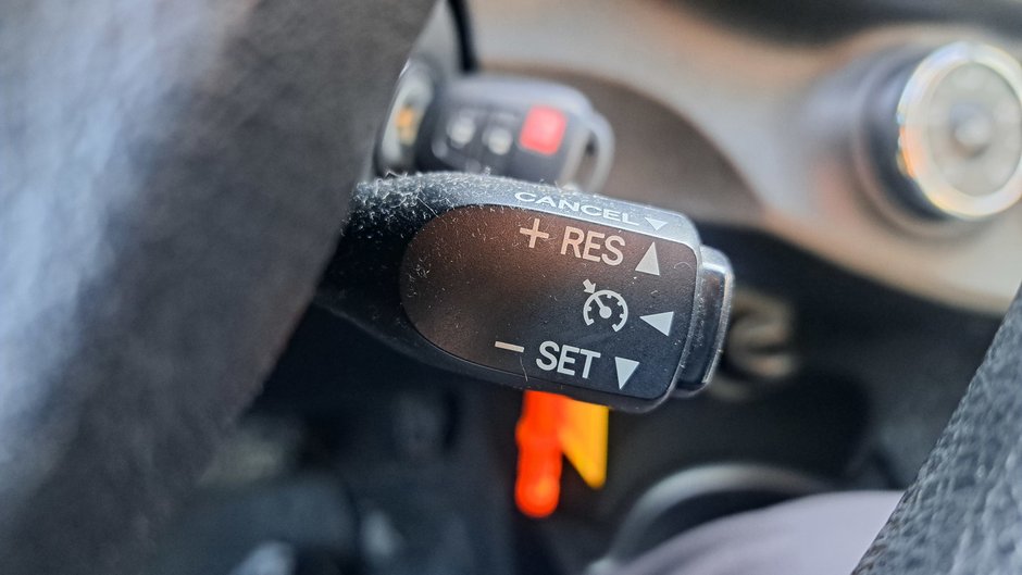 2013 Toyota Yaris LE-14