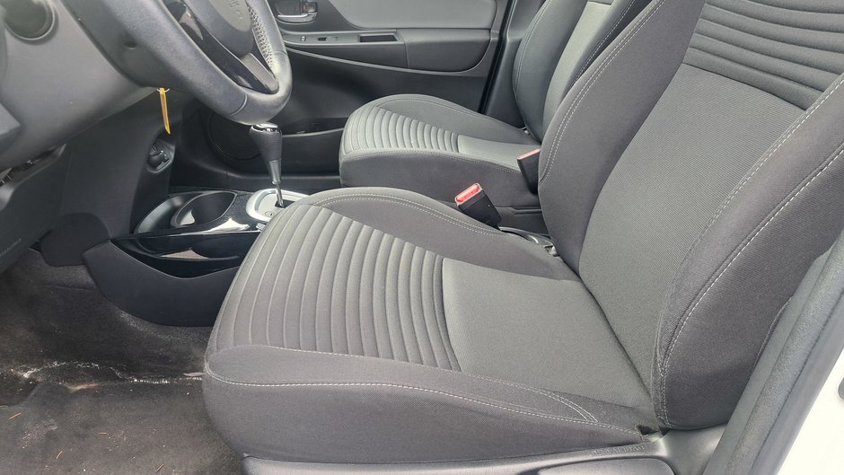 Toyota Yaris Hatchback 5DR SE 4A 2016-7