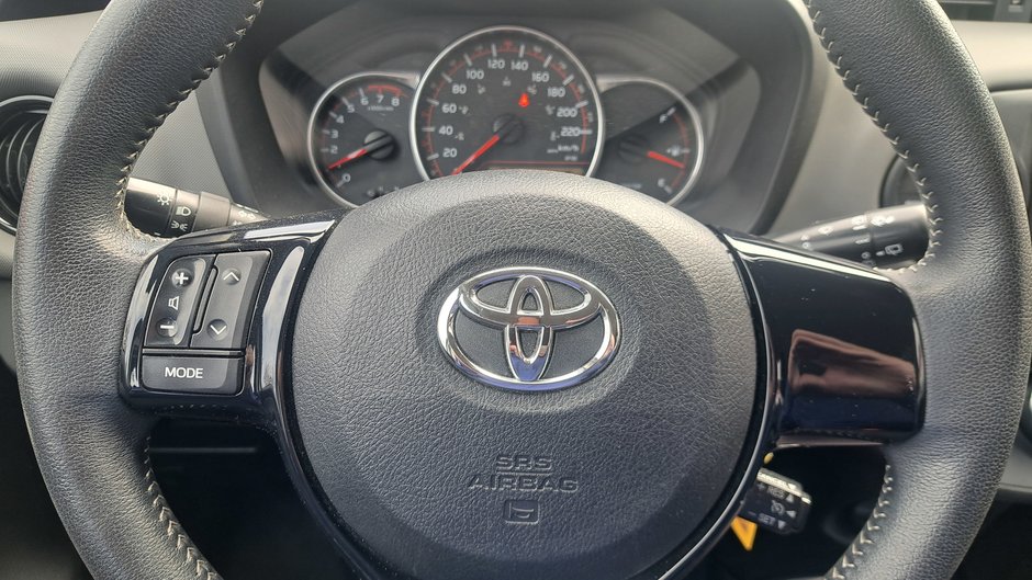 Toyota Yaris Hatchback 5DR SE 4A 2016-10