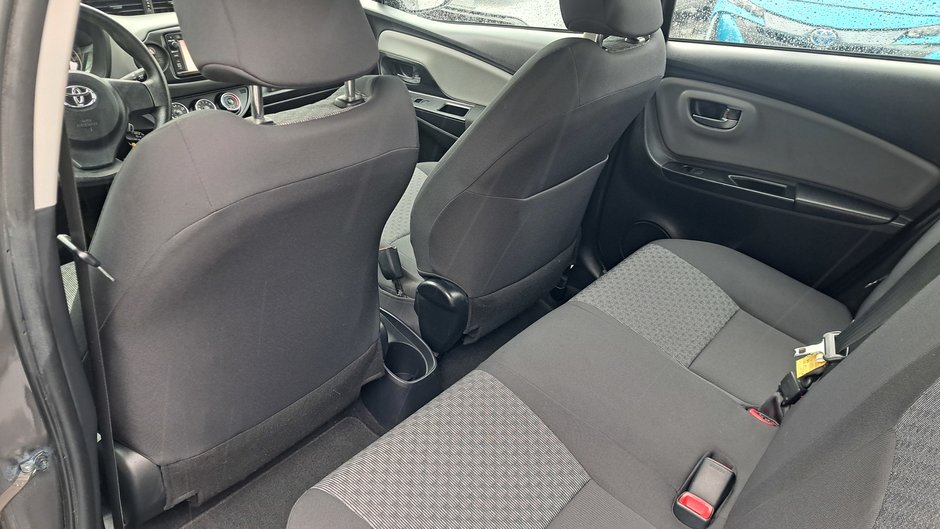 2016 Toyota Yaris LE-22