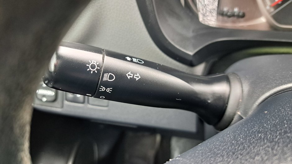 2016 Toyota Yaris LE-10