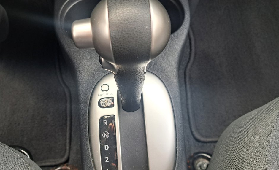 2015 Nissan Micra SV-19