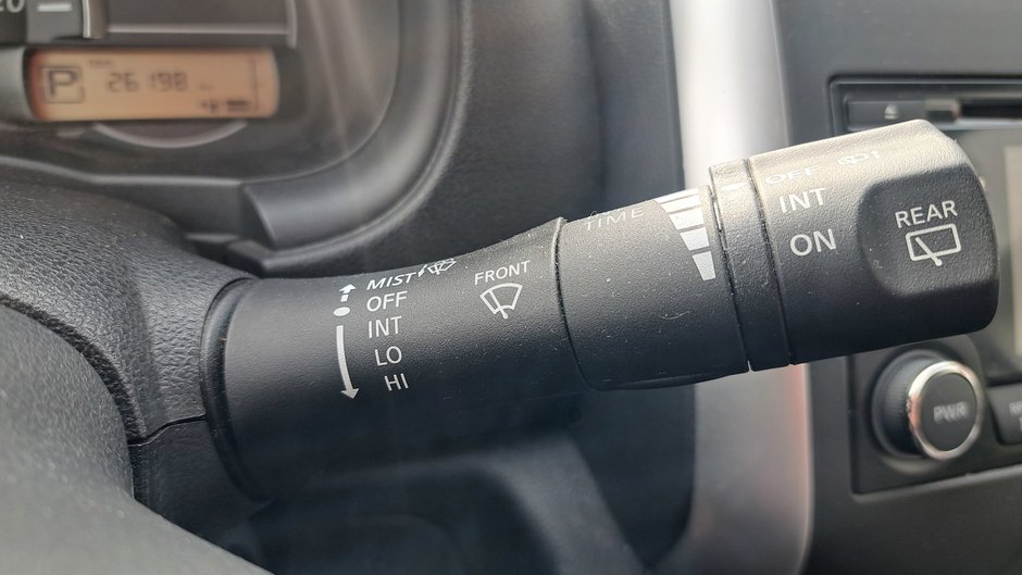 2015 Nissan Micra SV-12