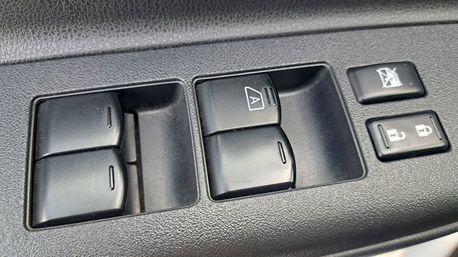 2015 Nissan Micra SV-20