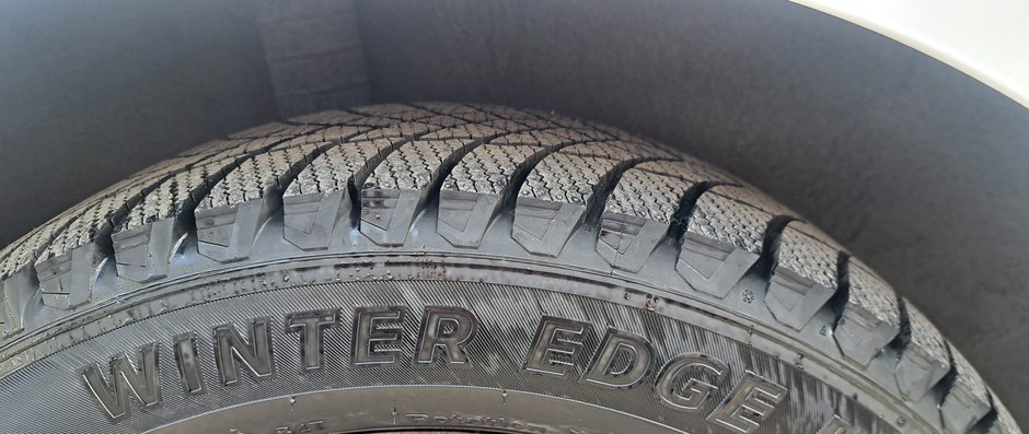 2015 Nissan Micra SV-29