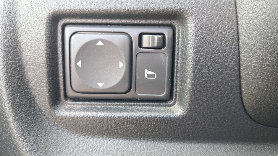 2015 Nissan Micra SV-21