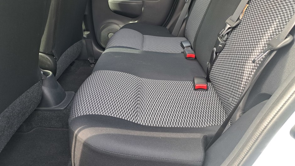 2015 Nissan Micra SV-22