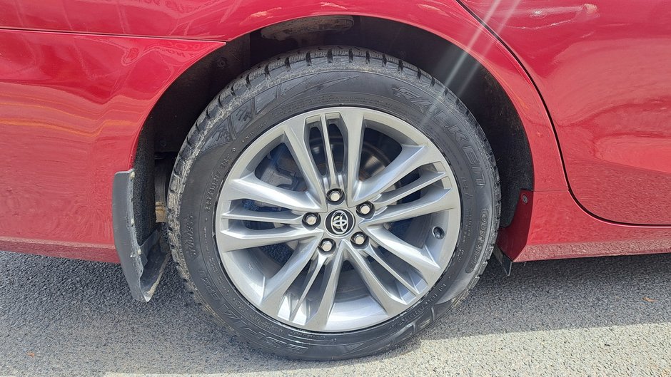 2015 Voitures Toyota Camry SE-29