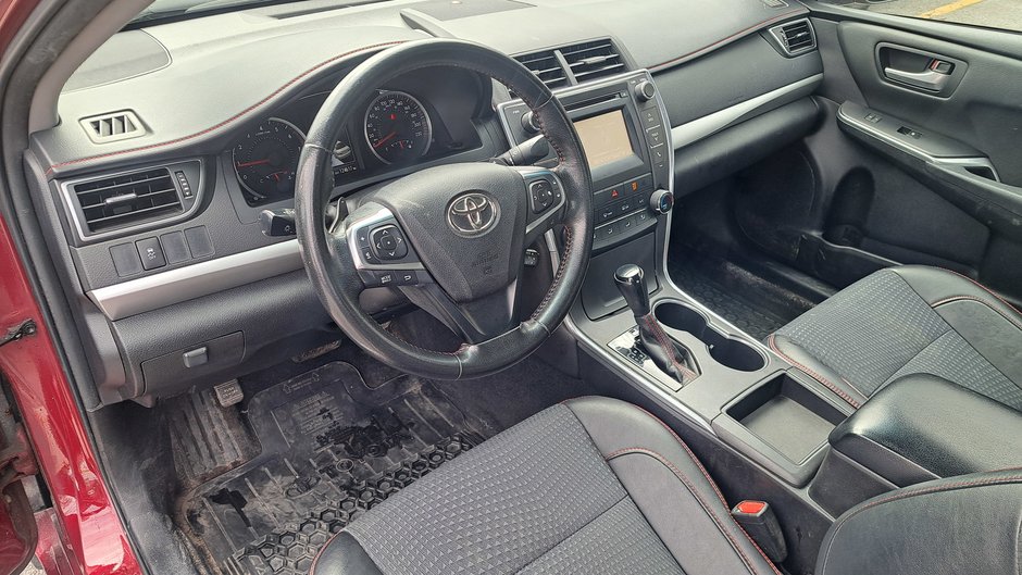 2015 Voitures Toyota Camry SE-9