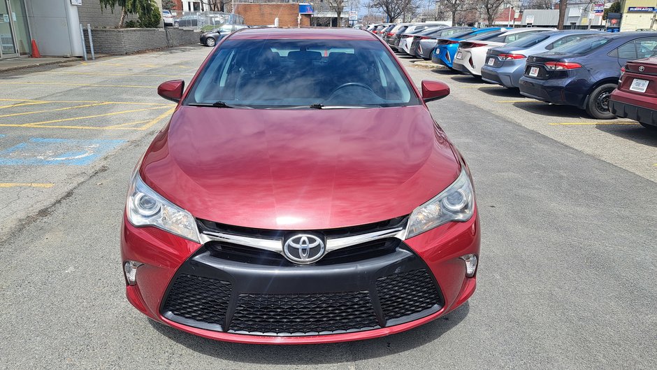 2015 Voitures Toyota Camry SE-31