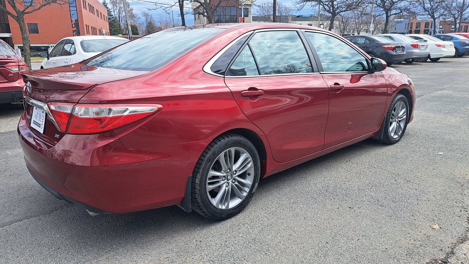2015 Voitures Toyota Camry SE-3