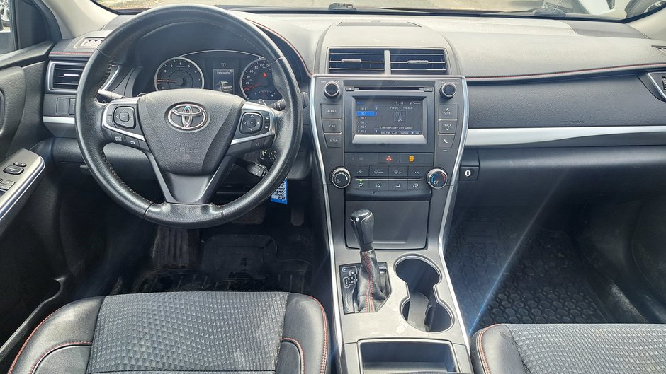 2015 Voitures Toyota Camry SE-25