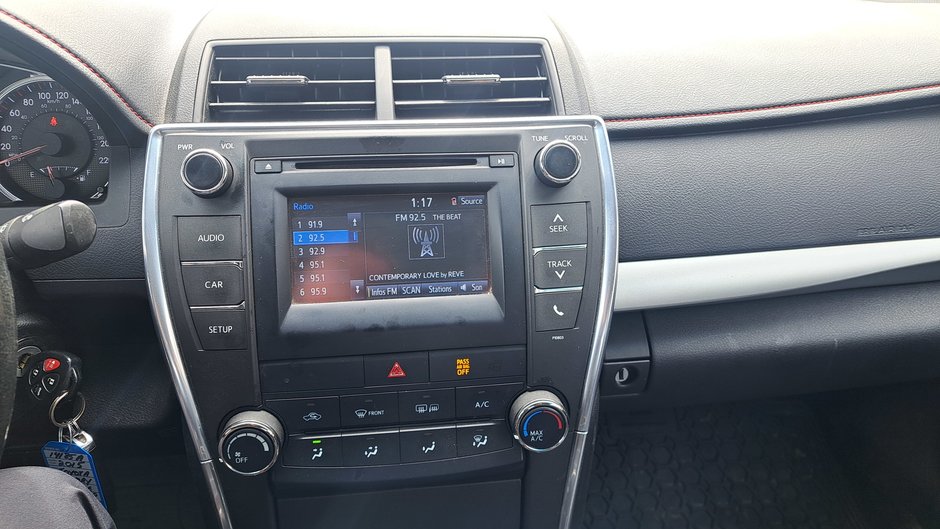 2015 Voitures Toyota Camry SE-17