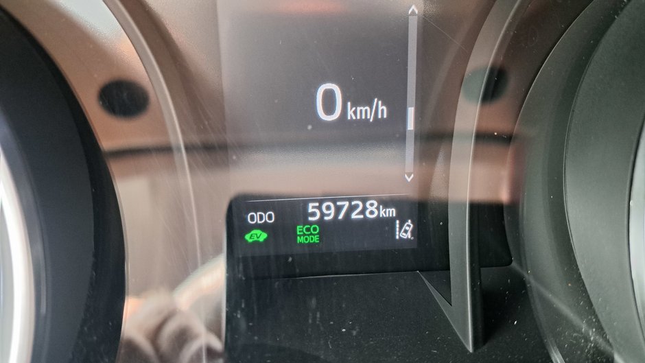 Toyota Camry Hybrid LE 2021-11