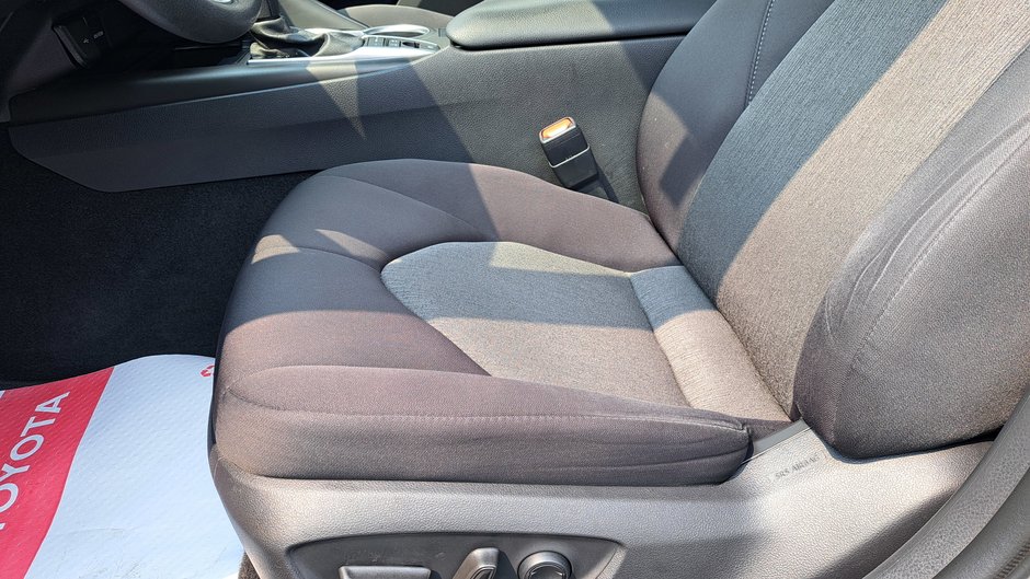 Toyota Camry Hybrid LE 2021-7