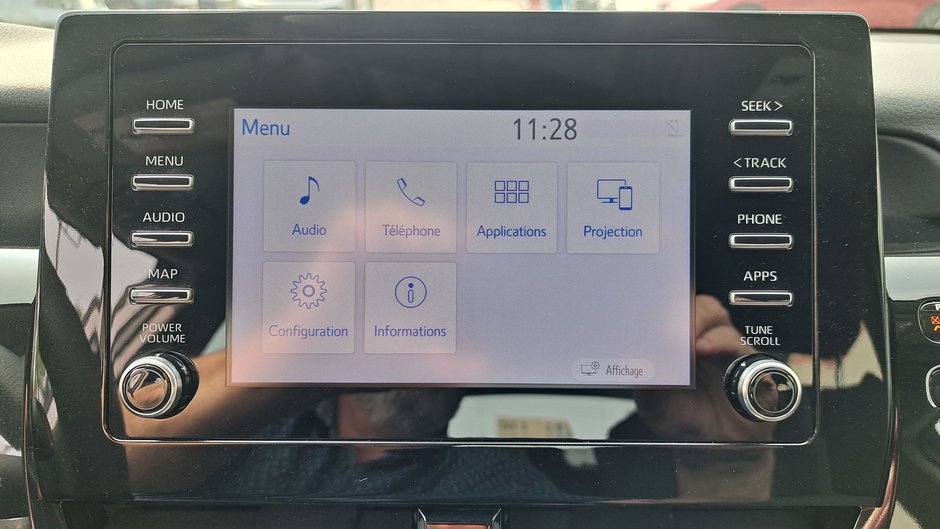 Toyota Camry Hybrid LE 2021-17