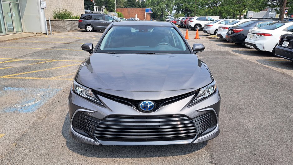 Toyota Camry Hybrid LE 2021-36