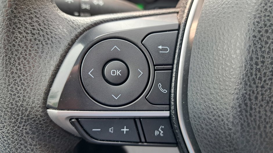 Toyota Camry Hybrid LE 2021-14