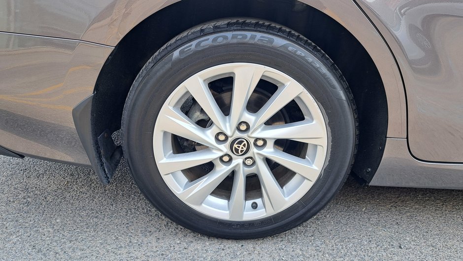 Toyota Camry Hybrid LE 2021-33