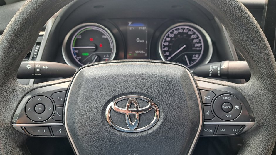 Toyota Camry Hybrid LE 2021-10