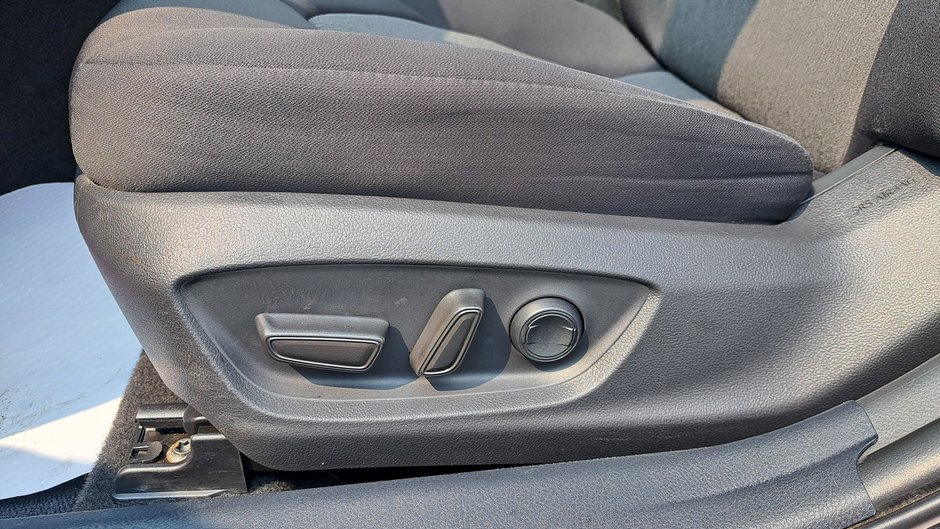 Toyota Camry Hybrid LE 2021-6