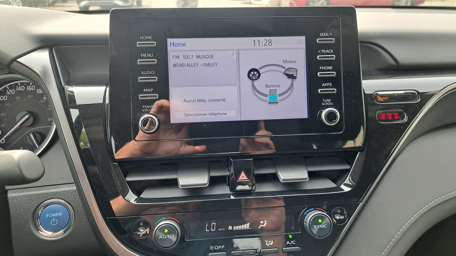 Toyota Camry Hybrid LE 2021-16