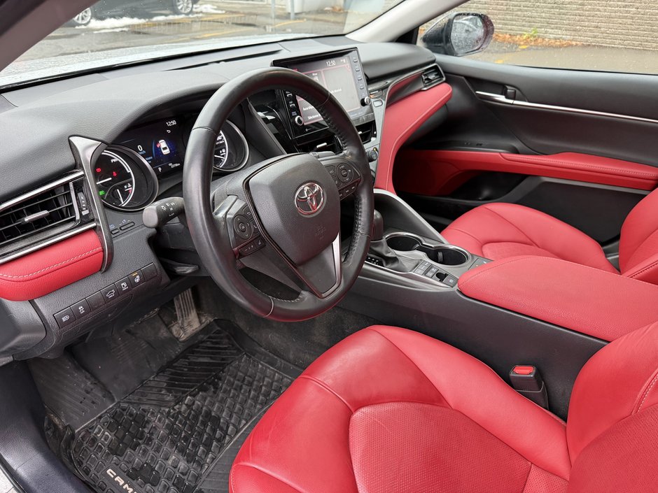 Toyota Camry Hybrid XSE 2021-11