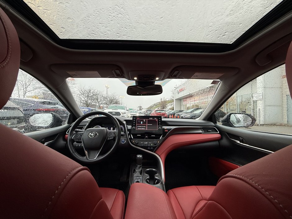 Toyota Camry Hybrid XSE 2021-33