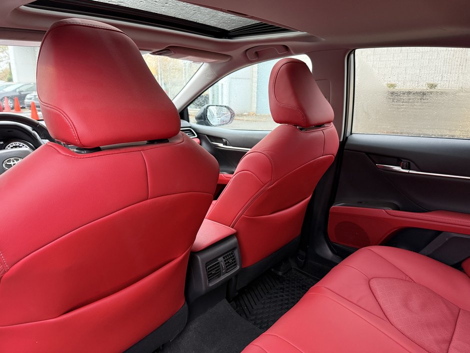 Toyota Camry Hybrid XSE 2021-31