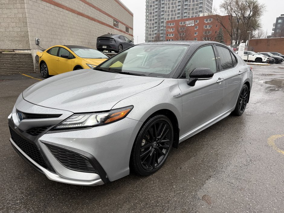 Toyota Camry Hybrid XSE 2021-0