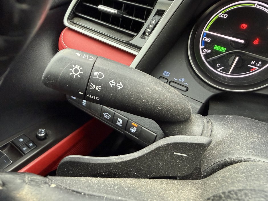 Toyota Camry Hybrid XSE 2021-15