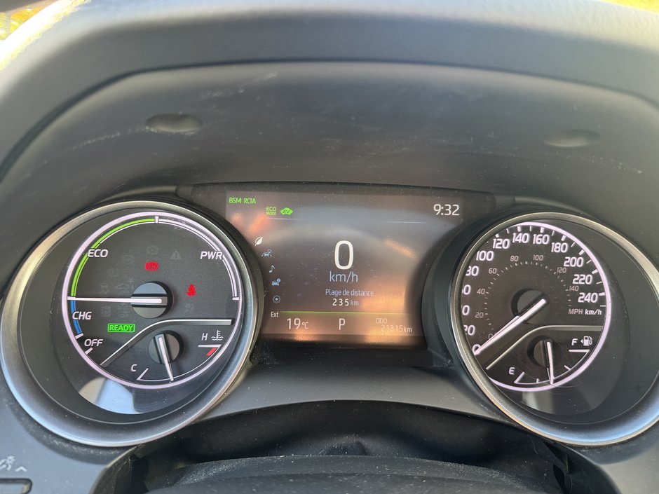 Toyota Camry Hybrid XSE 2023-24