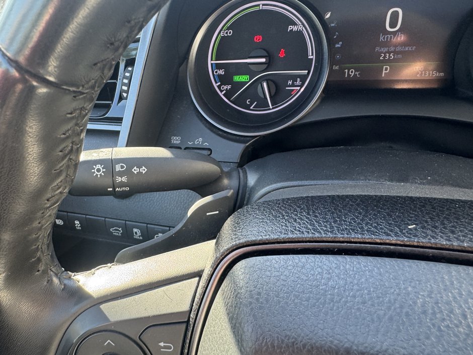 Toyota Camry Hybrid XSE 2023-19