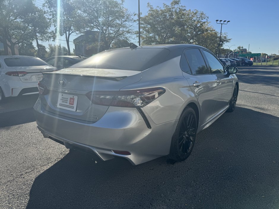 Toyota Camry Hybrid XSE 2023-4
