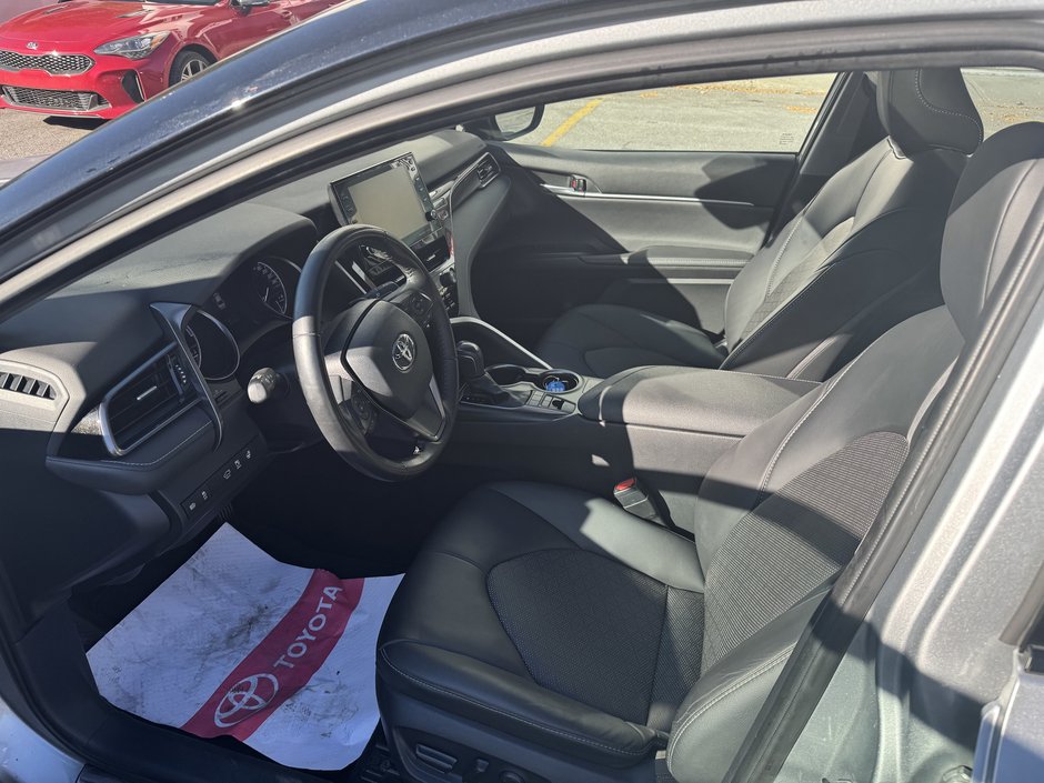 Toyota Camry Hybrid XSE 2023-12