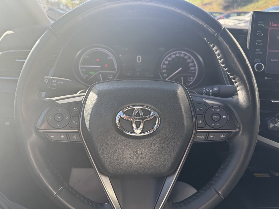 Toyota Camry Hybrid XSE 2023-21